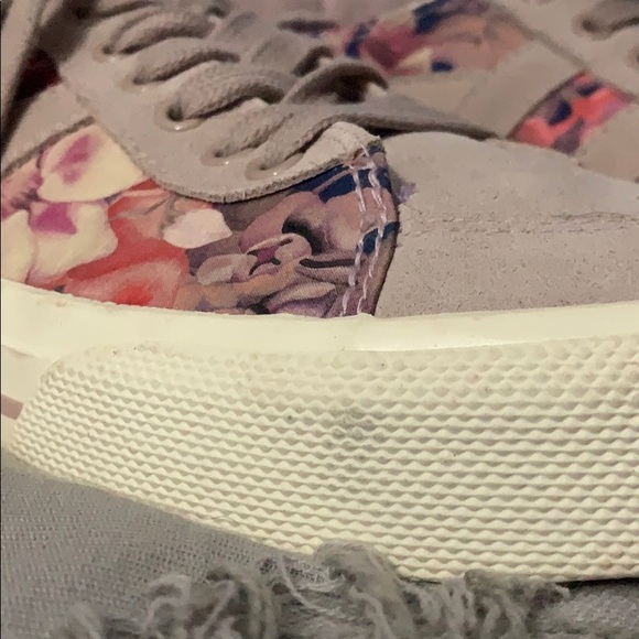 QUOTA II LIBERTY PJ PURPLE FLORAL LEATHER SNEAKERS - Picture 3 of 8